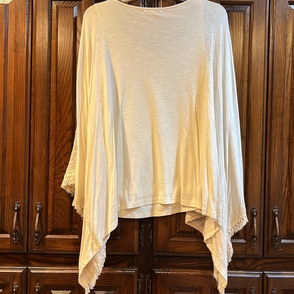Gibson Latimer poncho beige with fringed sleeves small - Picture 3 of 15